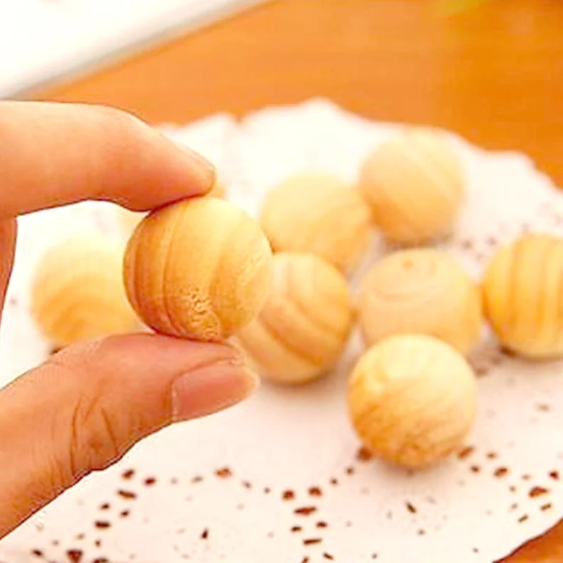 

10Pcs/bag Wooden Mothballs Fragrant Natural Wood Ball Pest Insect Control Wardrobe Moth Repellent Prevent Mildew Moisture Proof