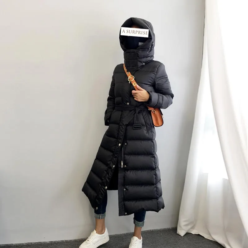 Женская парка на белом утином пуху длинная пуховая куртка с капюшоном теплая