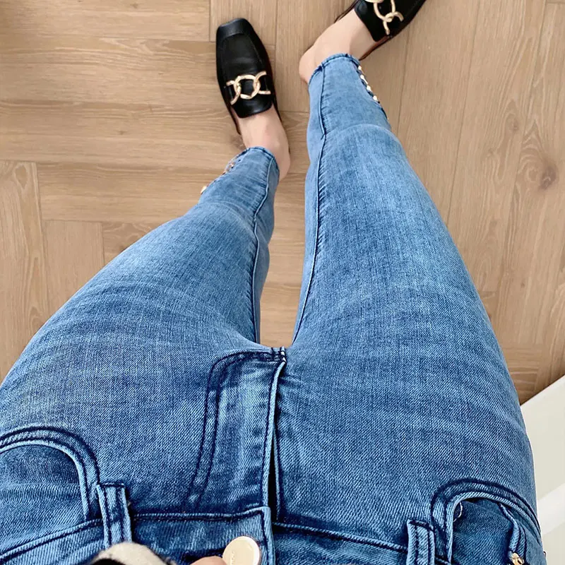 

2021 summer new style women's high-waisted slim nine-point jeans with personalized button design stretch pencil pants cottonblue