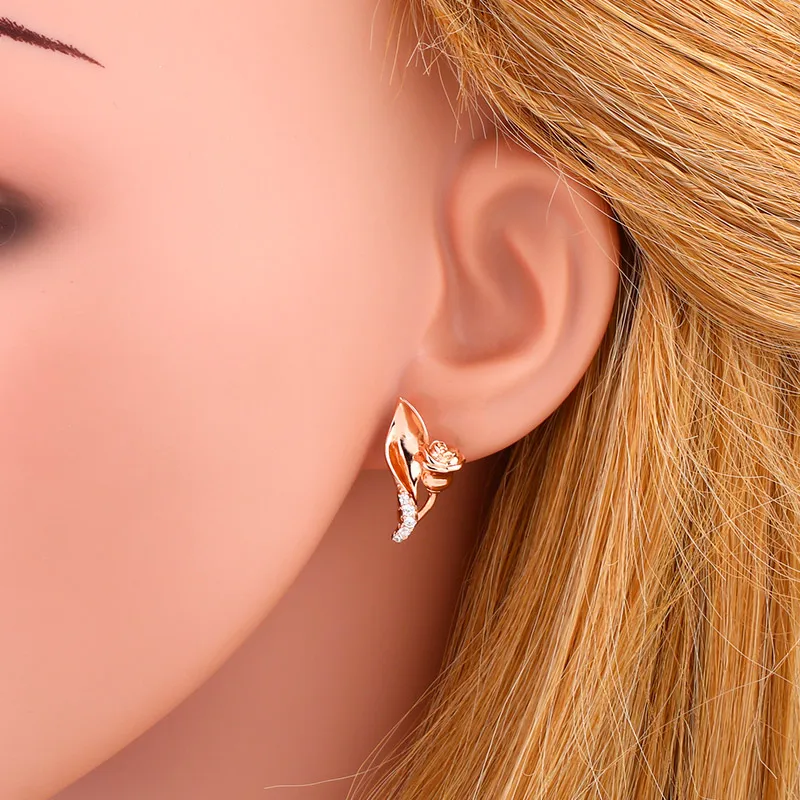 Новинка серьги для помолвки с розовым цветком из циркония и золота 585 свадебные