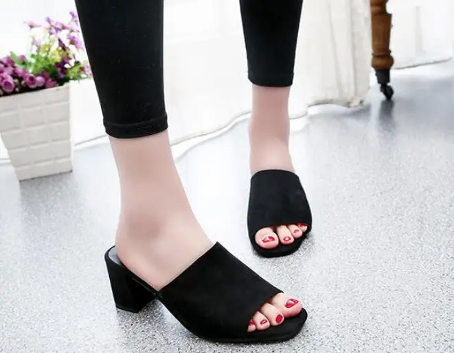 Новые летние модные шлепанцы с открытым носком для женщин на толстом каблуке