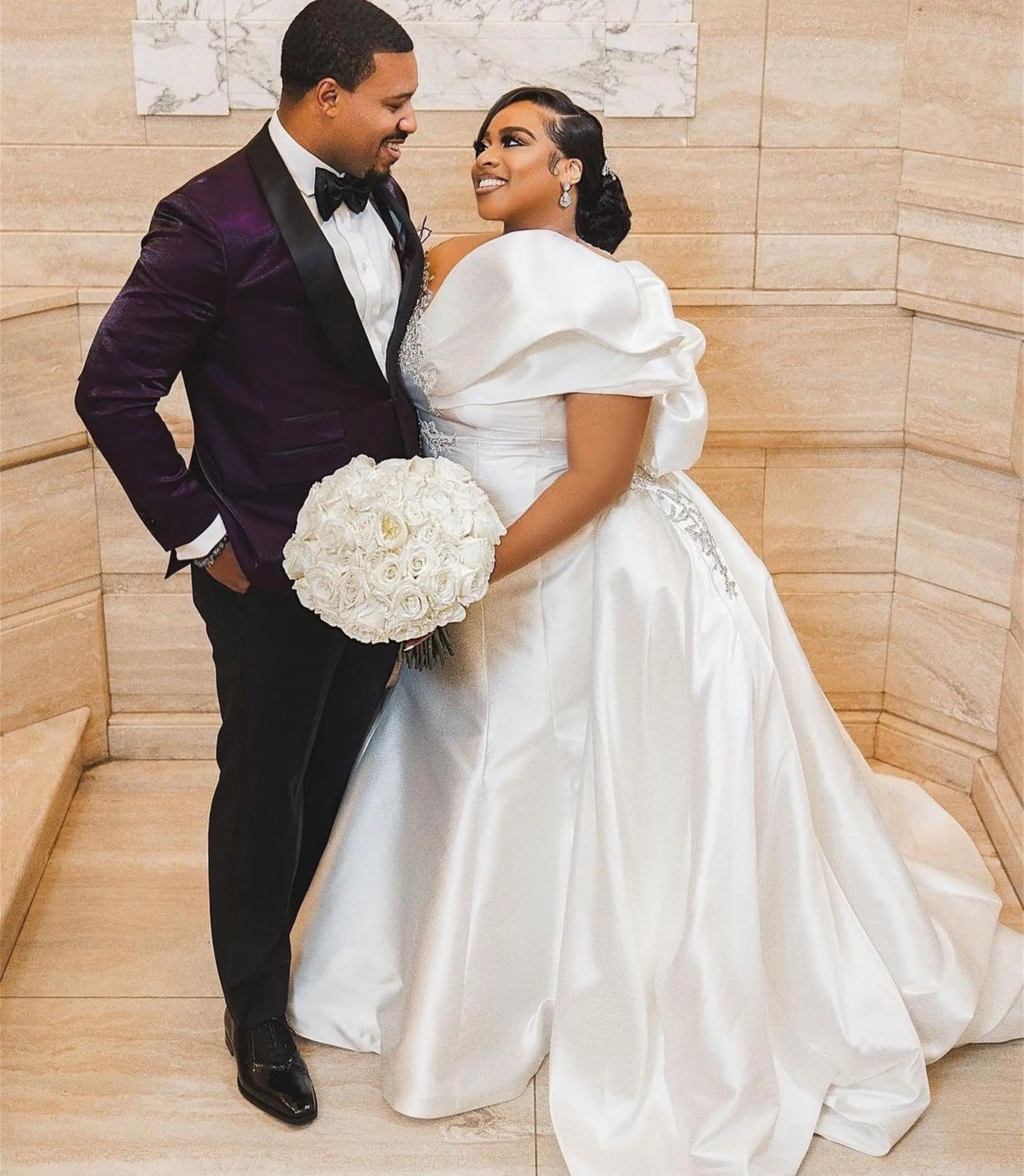 

Latest African Wedding Gowns for Bride 2021 Satin Lace Long Sleeve Plus Size Bridal Dress Customize Vestidos De Novia