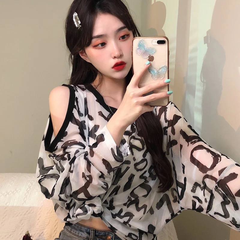 

Perspective Leopard T-shirt Sunscreen Female Summer 2021 Breathable Chic Top Off Shoulder Long Sleeve Sexy Women T Shirts