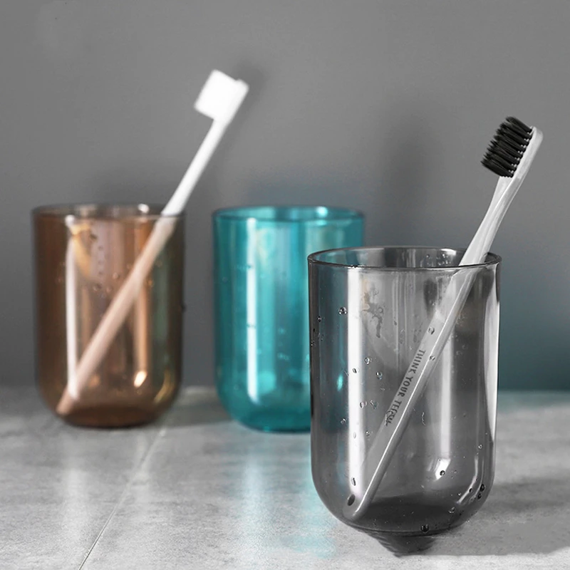 

Plastic Simple Transparent Toothbrushing Cup