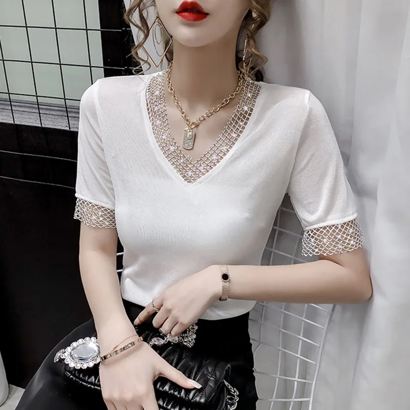 Футболка женская со стразами брендовая однотонная приталенная и простая рубашка