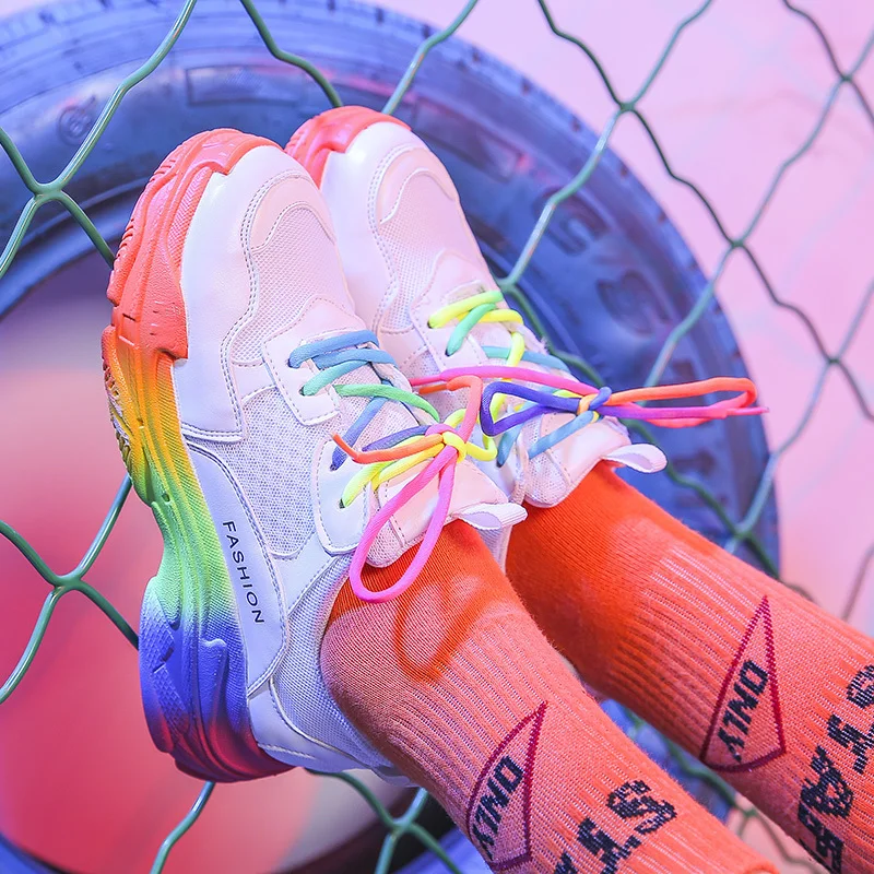 Женские кроссовки яркие радужные сияющие стразы Модные Повседневные Туфли