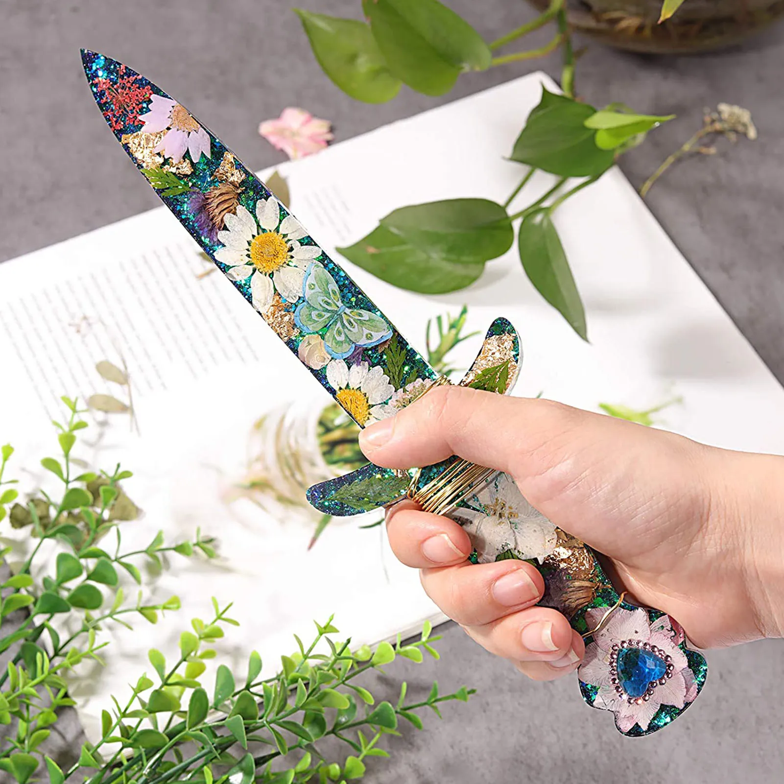 

M0028 Self Defense Dagger Keychain Resin Mold Anti-Wolf Weapons Sword Epoxy Casting Silicone Mould Defend Knife Mold Craft