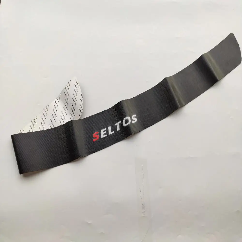 Для KIA SELTOS 2020 Накладка на порог багажника наклейка из углеродного волокна и кожи