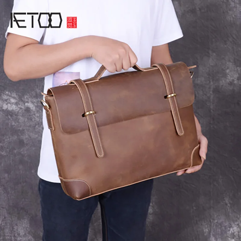 

AETOO Mad Horse leather men's one-shoulder bag, men's leather stiletto bag, casual leather briefcase, business vintage handbag