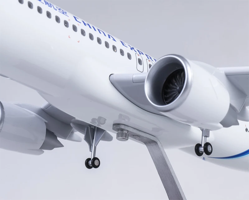 1/80 масштаб 47 см Китай экспресс самолет Airbus A320 NEO авиакомпания модель светодиодный свет и колесо шасси литье под давлением Смола самолет игрушка