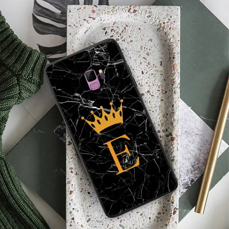 

Initial Letter A Z Crown design Phone Case For Samsung galaxy S 9 10 20 A 10 21 30 31 40 50 51 71 s note 20 j 4 2018 plus