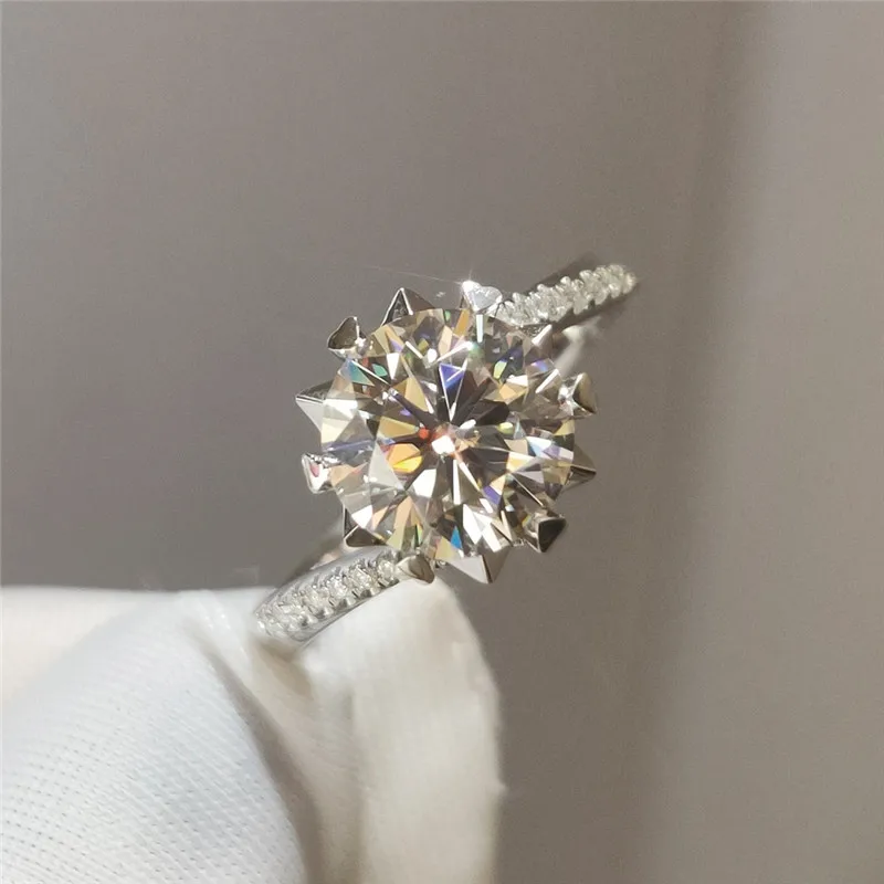 

100% Real 18K White Gold 2 Carat Excellent Cut Diamond Test Passed D Color Moissanite Snowflake Stud Earrings Female Jewelry