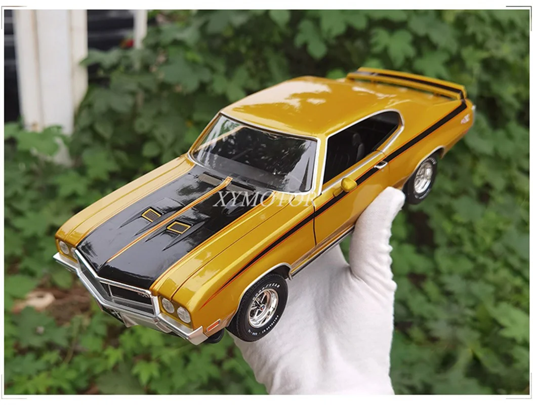 

Металлическая литая модель машинки 1:18 для GM Buick BUICK GSX 1970, желтая, для мальчиков и девочек