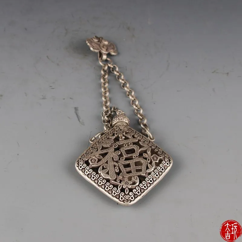 

Кулон-ожерелье до ключицы с серебряными украшениями в древнем фольклорном стиле фэнфу миао