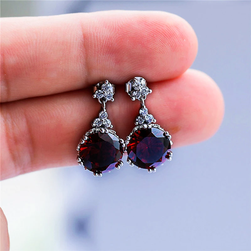 Очаровательные женские круглые серьги гвоздики с красным цирконом Роскошные