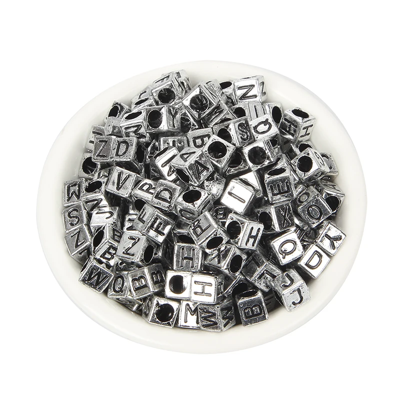 Акриловые бусины с разноцветными буквами 200 шт. 6 мм для ювелирных украшений