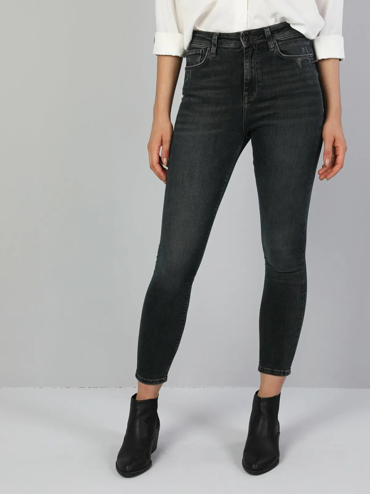 

Gray Woman Pants