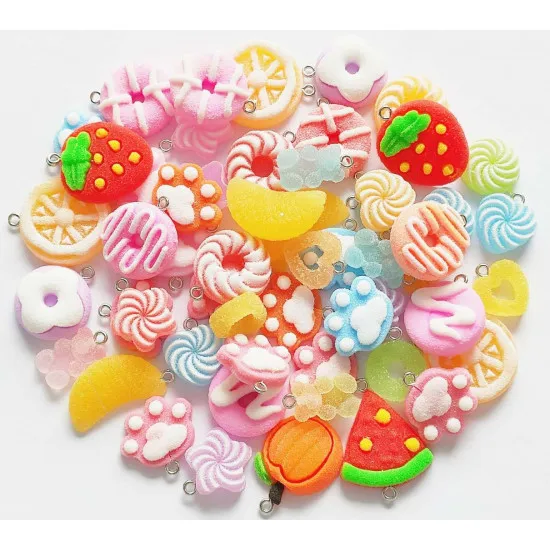 

100PCS Mixed food cookies and fruits ets charms picked at random R025
