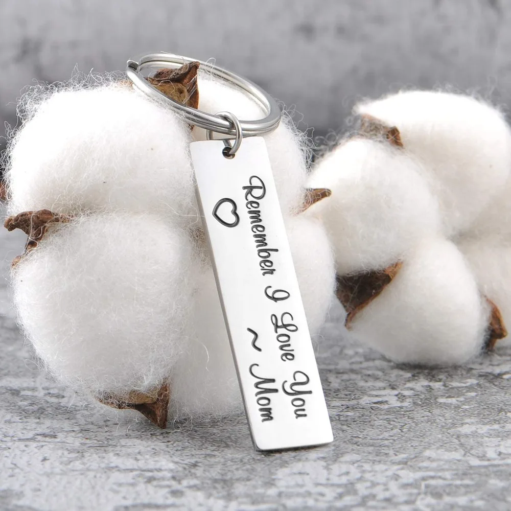 Брелок для ключей на день матери подарок маме от дочери и сына брелок рождения