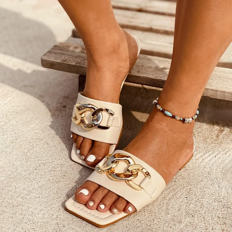 

2021 Women Slippers Causal Ladies Square Toe Flat Outdoor Slides Fashion Metal Decoration Female Shoes Open Toe Beach Lady Shoes