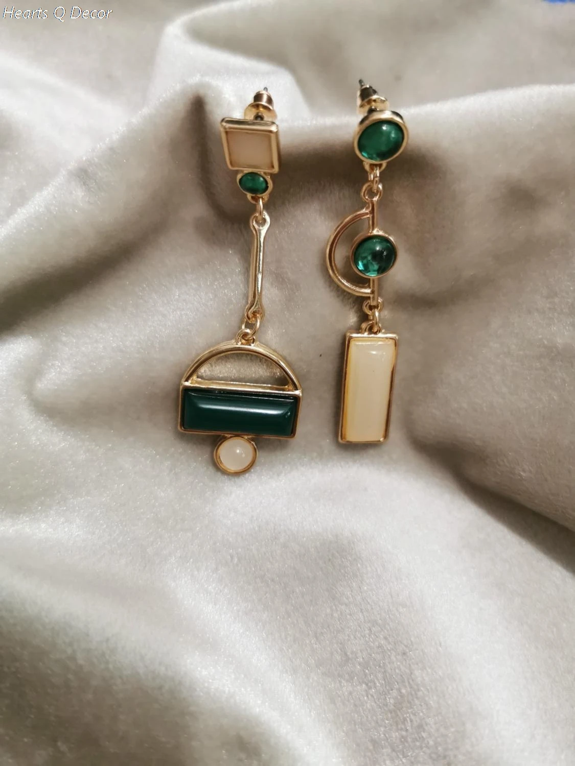 Серьги-подвески неправильной формы в стиле ретро с изображением зелёного дворца