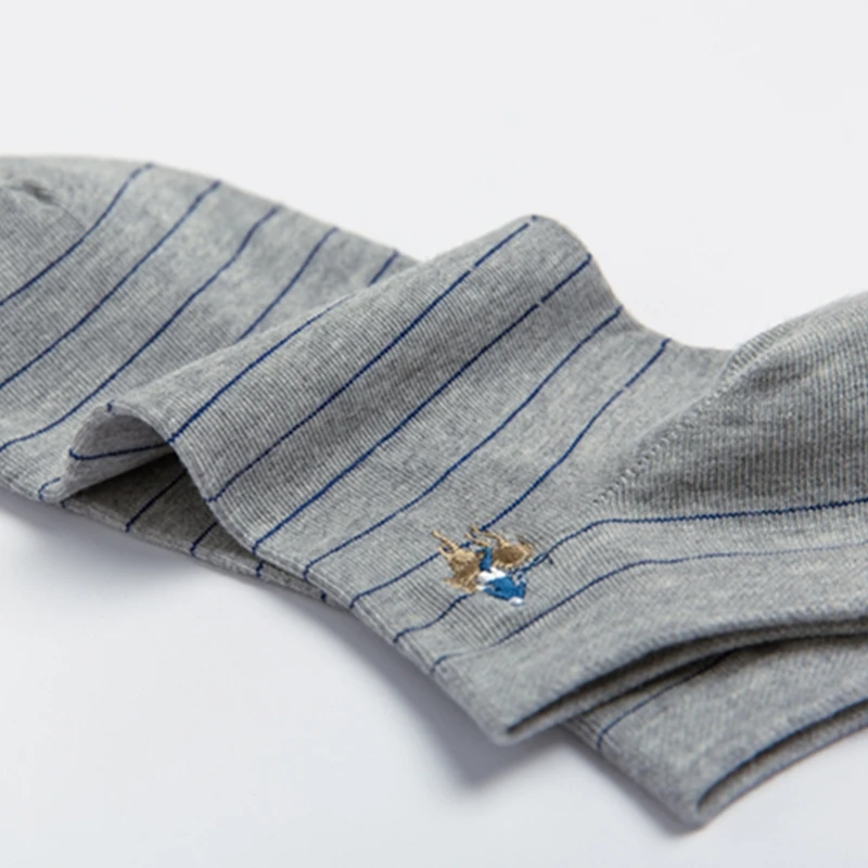 Latest men's gift socks cotton men's stripe socks men's leisure fashion ship socks odor proof breathable socks