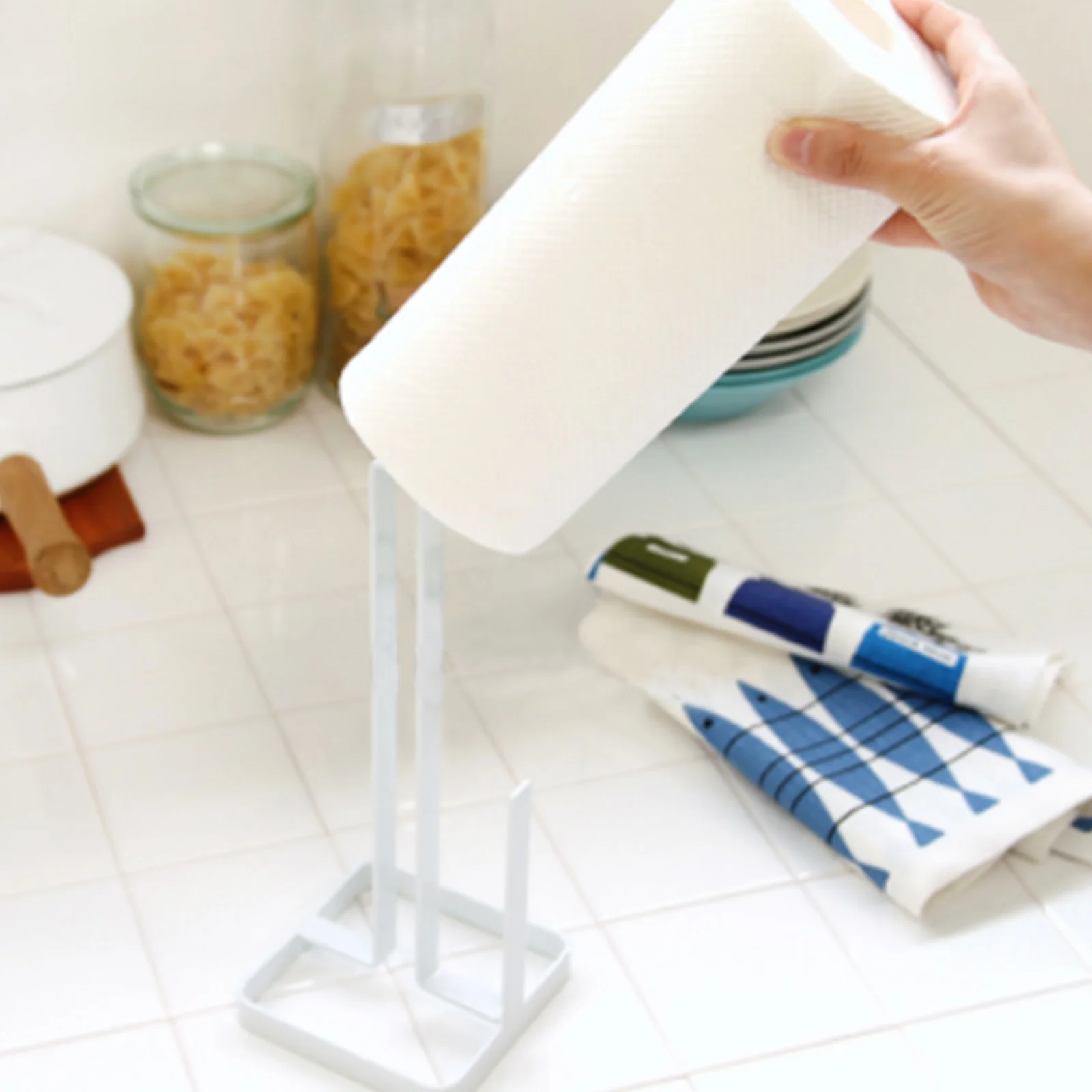 mental kitchen roll paper towel holder bathroom tissue stand black and white napkins rack home kitchen storage accessories free global shipping