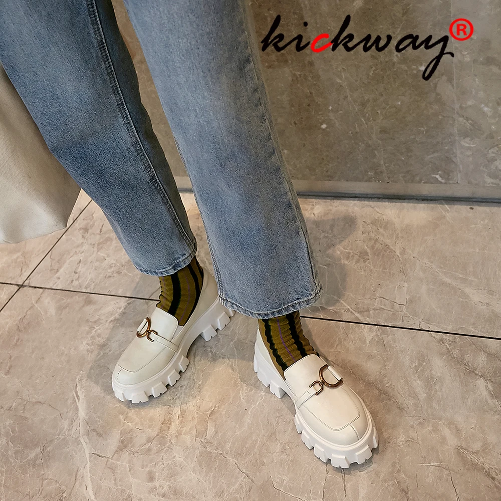 

Женские кроссовки из натуральной кожи на толстой подошве; Лоферы без застежки с металлическим украшением; Женская повседневная обувь; Цвет ...