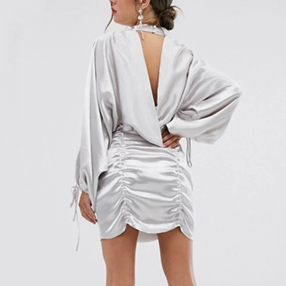 Женское мини платье с длинным рукавом металлическое облегающее на шнуровке