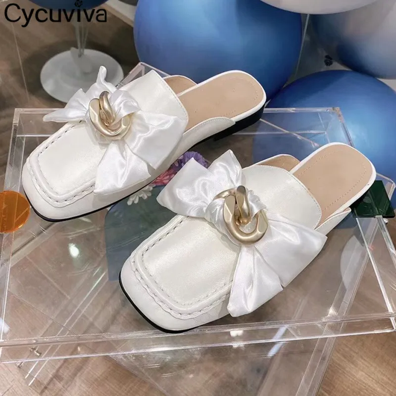 

Metal Decor Women Flat Slippers Square Toe Bowknot Ladies Slides Summer Brand Runway Shoes Part Dress Cute Women Sandals Mujer