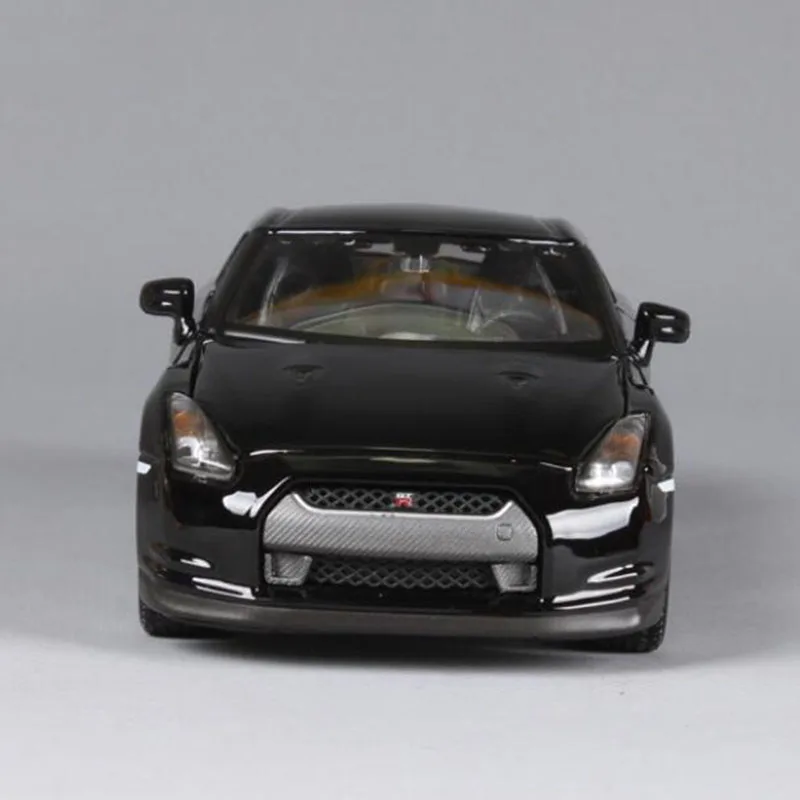 Metal Alloy Diecast 1:24 Scale Classic JAPAN GTR GT R Fast Racing cool Car Model Diecast Vehicles Collection Toys For Kids