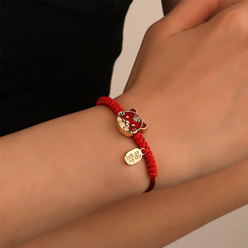 

2022 Ethnic Style Chinese New Year Tiger Rope Red String Bracelets Handmade Craft Couple Gift Hand Jewelry For Female Bracelet