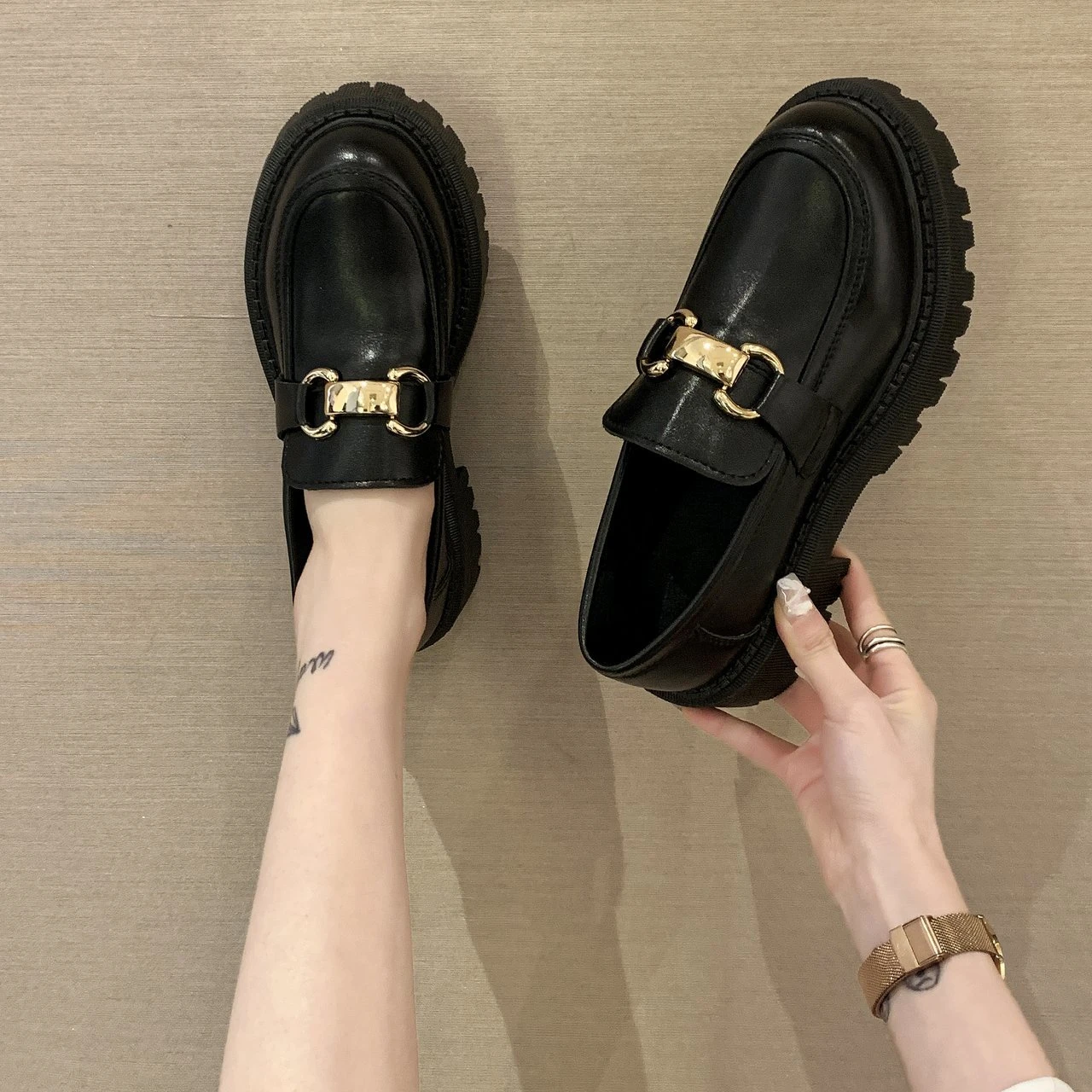 

2021 Spring and Autumn New Women's Flat Shoes Ladies Leather Platform Shoes Casual Buckle Shoes Ladies Fashion All-match Shoes