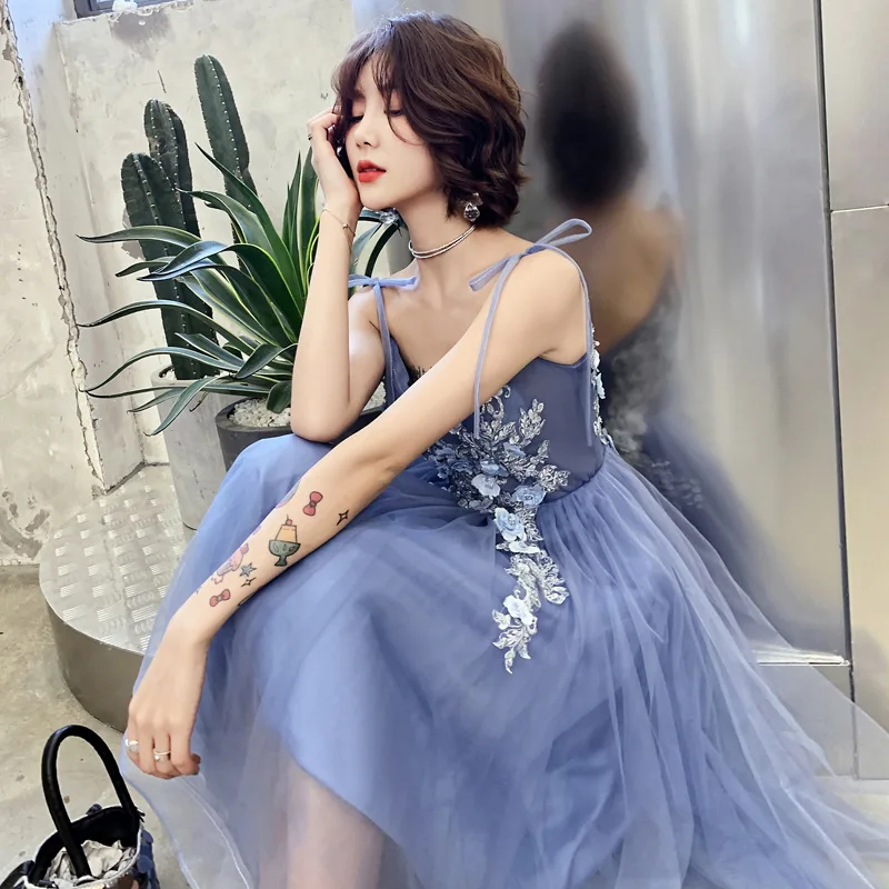 Женское платье на бретельках It's Yiiya синее элегантное с v-образным вырезом и