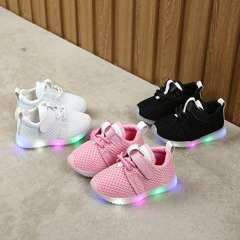 

2020 Новая летняя детская обувь с подсветкой с сеткой для девочки поверхность светильник обувь для мальчиков светильник спортивная обувь для...