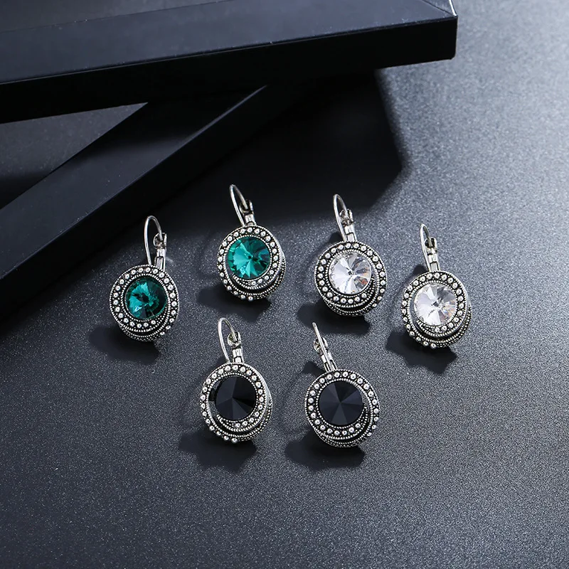 

Korean Crystal Pearl Stud Earrings For Women Simple Spiral Small Earring Fashion Geometric Metal Temperament Earrings Jewelry