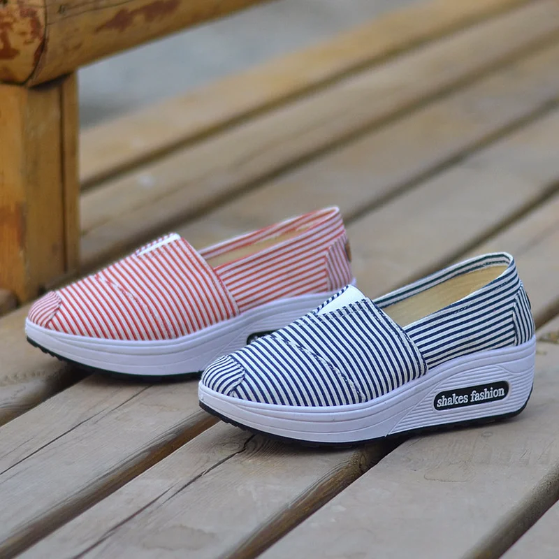 Женские кроссовки на массивной подошве повседневные холщовые высокие платформе