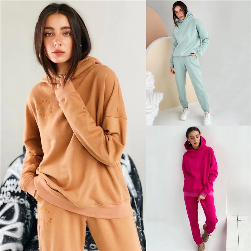 Однотонный спортивный костюм для женщин комплект из двух предметов одежда на