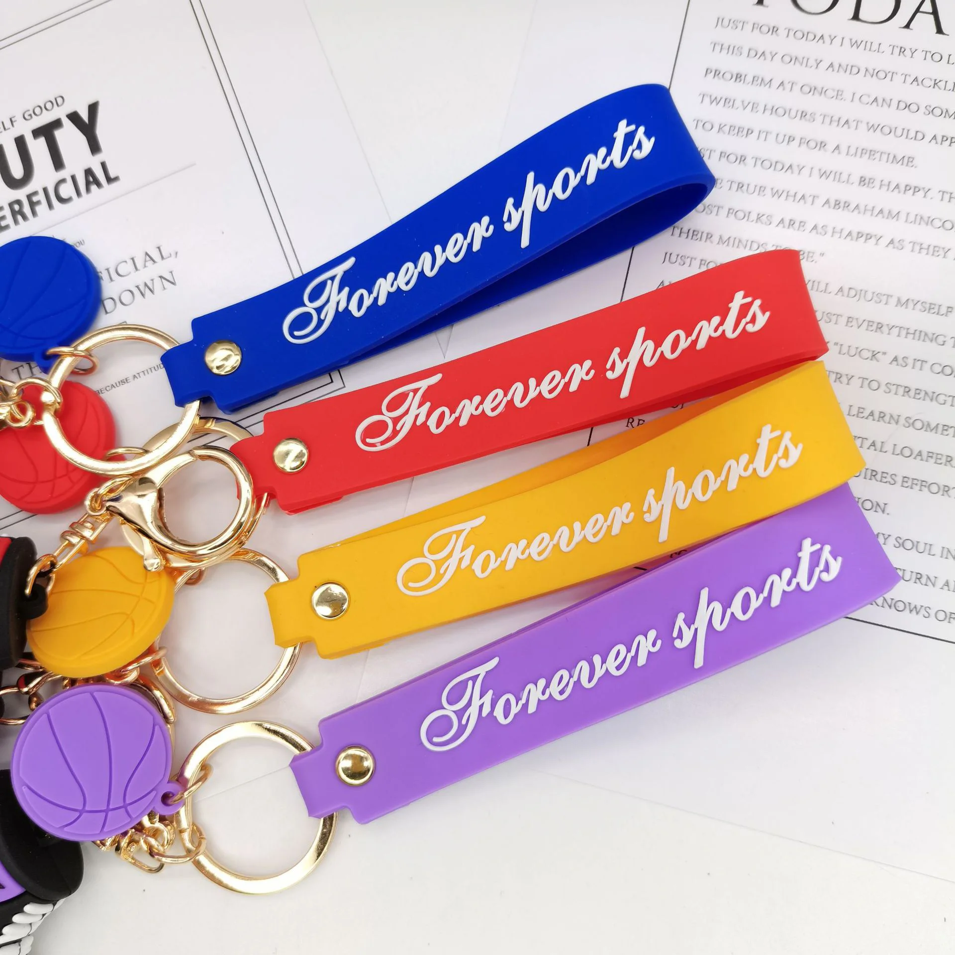 

(Free Shipping) Creative 3D Basketball Shoe Model Keychain Fashion Classic Sports Shoes Pendant Charm Gift For Friends