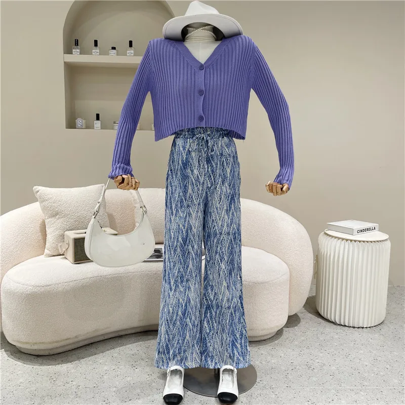 

Women Summer 2021 Niche Design Fashion V-neck Knitted Cardigan + Ink Tie Dyed High Waist Drop Loose Wide Leg Pants Set