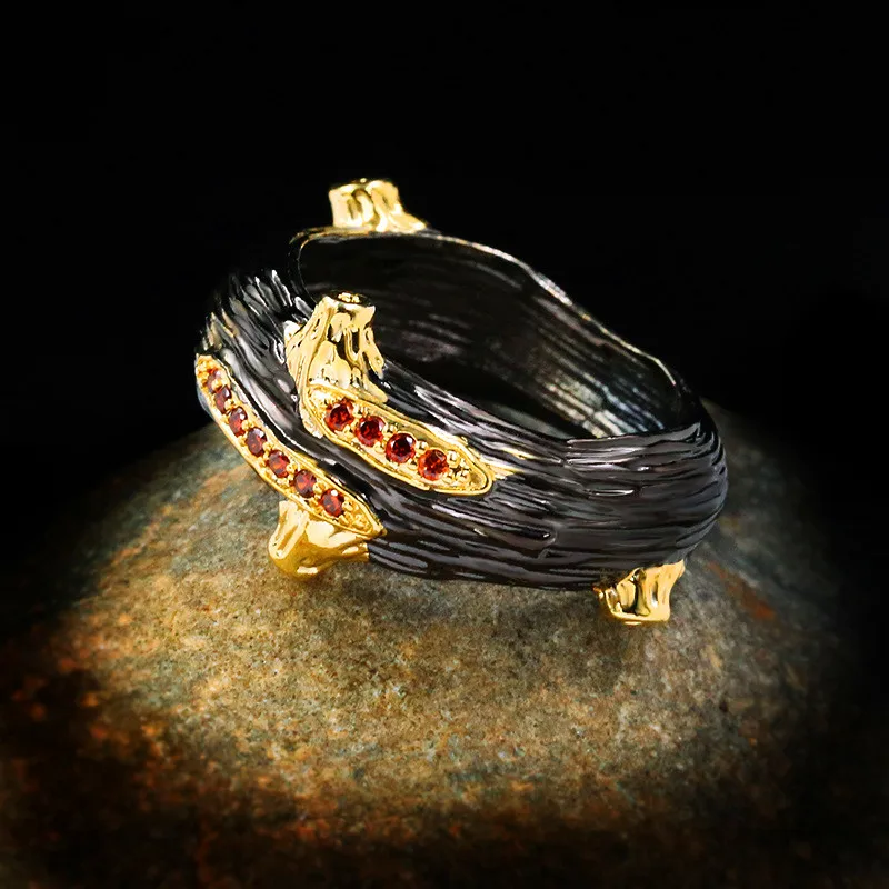 

Charm Female Red Round Crystal Ring Classic 14KT Black Gold Wedding Ring Luxury Bridal Geometric Engagement Rings For Women