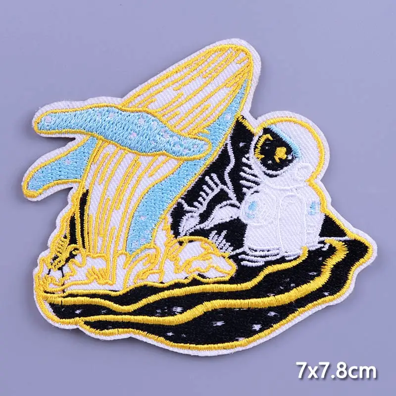 Нашивка С инопланетянином космосом Цветочная аппликация вышитая для одежды