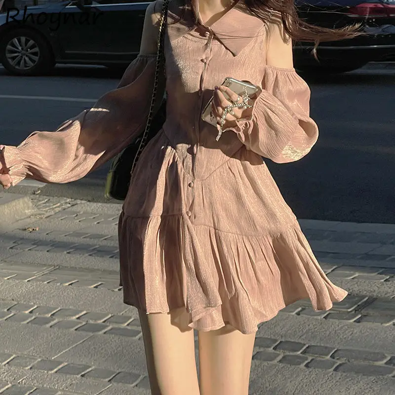 

Платье женское однотонное ТРАПЕЦИЕВИДНОЕ с длинными рукавами, оборками и открытыми плечами