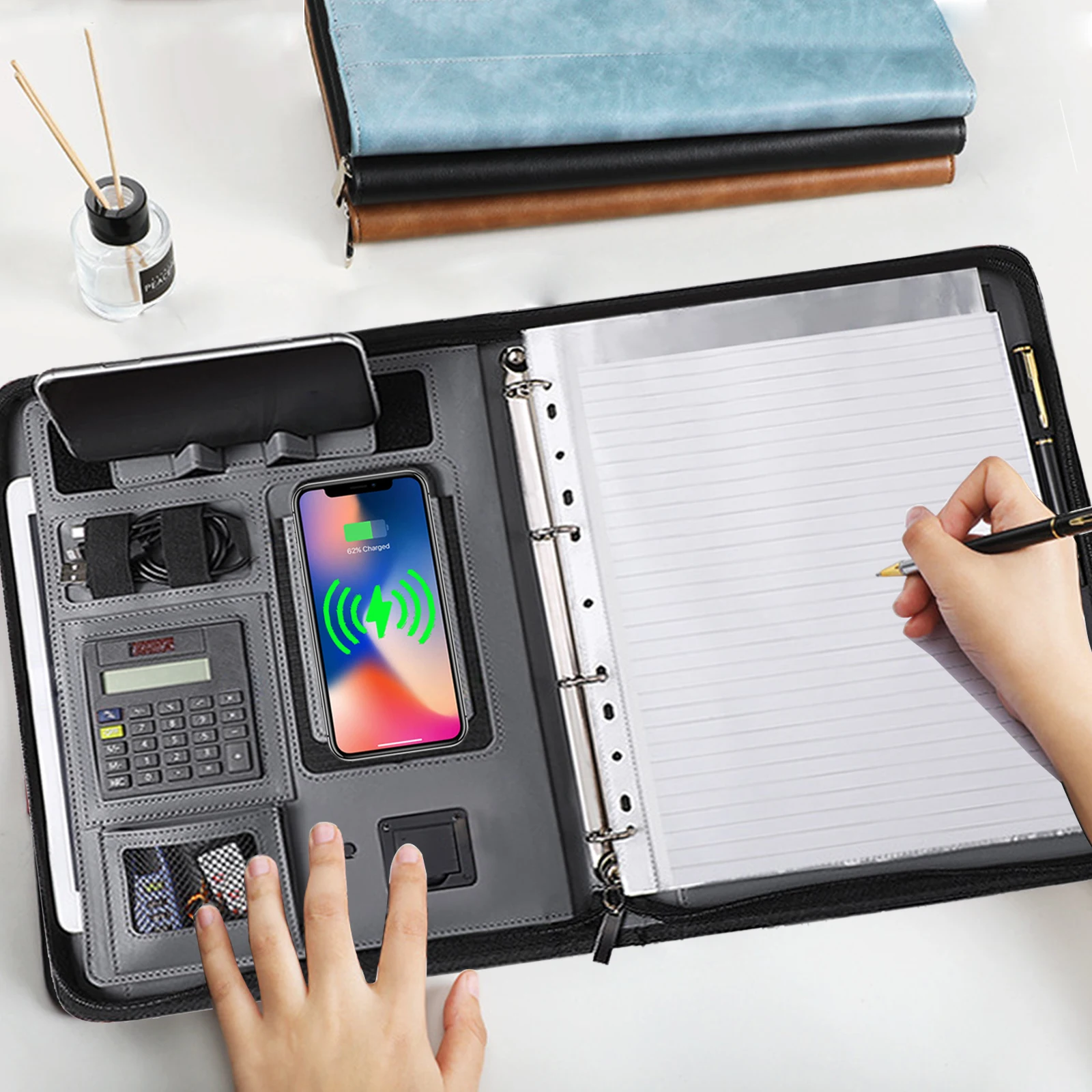 Кожаная папка-портфель А4 на молнии с беспроводной зарядкой 8000 мАч
