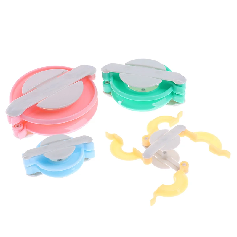 

4 Sizes/Set Essential Pom-Pom Pompom Maker Fluff Ball Weaver Needle Craft Knitting Tool DIY Sewing Tools Supplies Random Color
