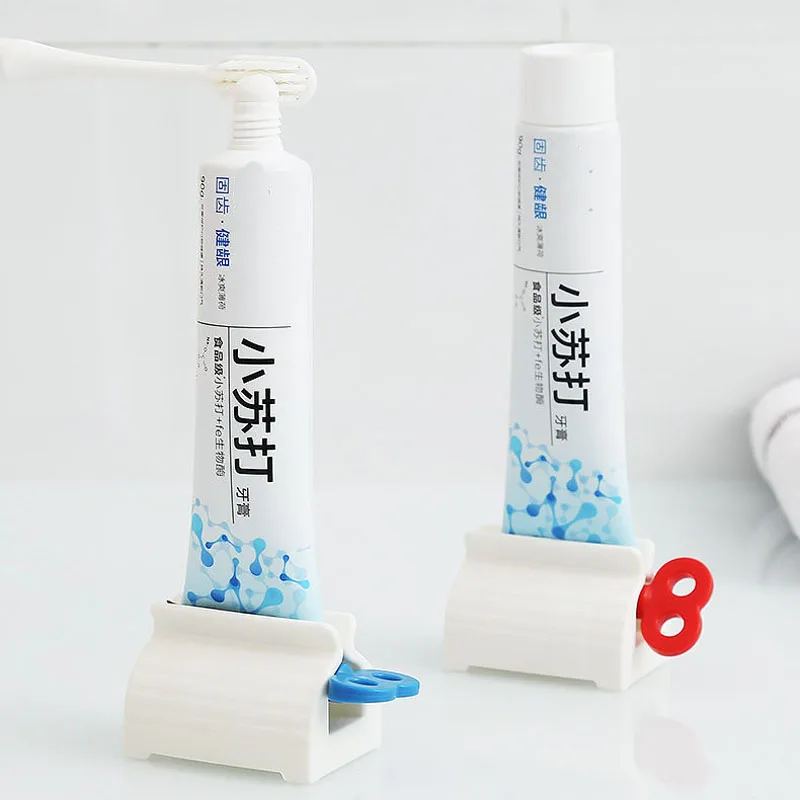 Многофункциональное средство для очистки лица выдавливатель зубной пасты на