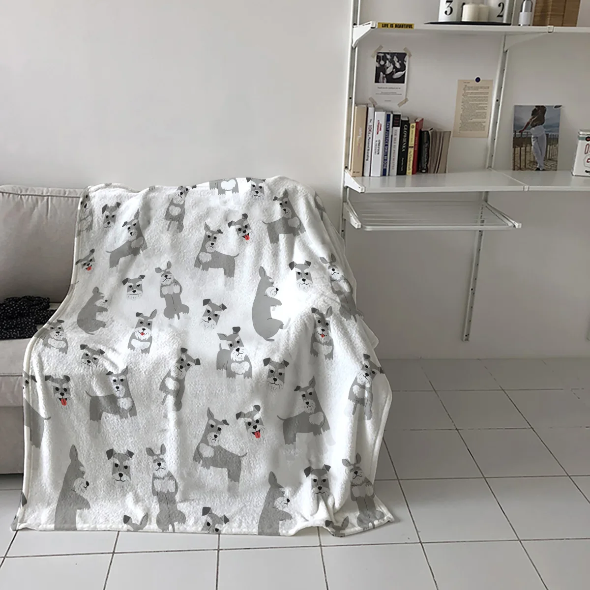 

Cartoon Grey Dog Pet Throw Blanket Picnic Travel Blanket Portable Soft Bedspread Microfiber Flannel Blankets for Beds