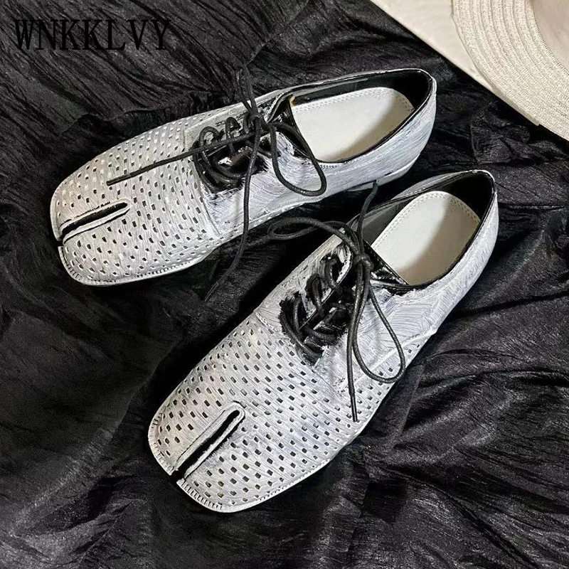 

New Flat heel painted Shoes split toe smear Female Real Leather British Style Round Toe lace Leisure Shoes Comfort single shoes