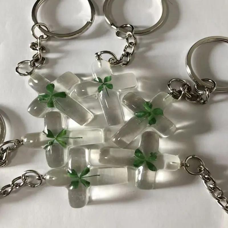 100 pcs Keychain Four Leaf Clover Taxidermy Resin Design Jewelry