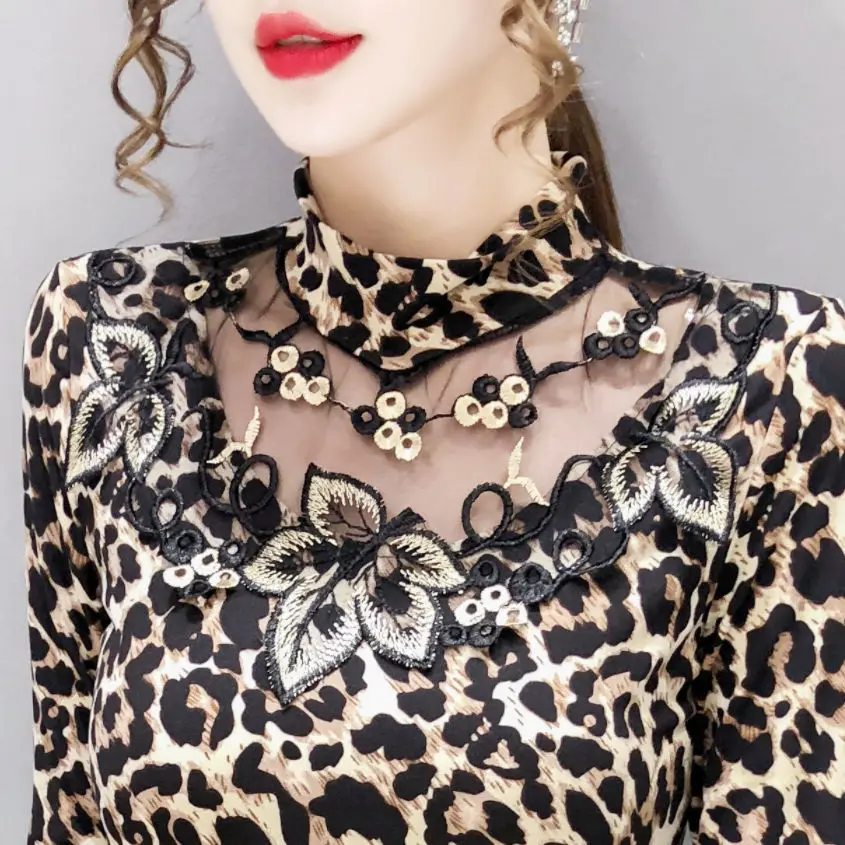 Женские футболки с леопардовым принтом Топ длинным рукавом и кружевной вышивкой